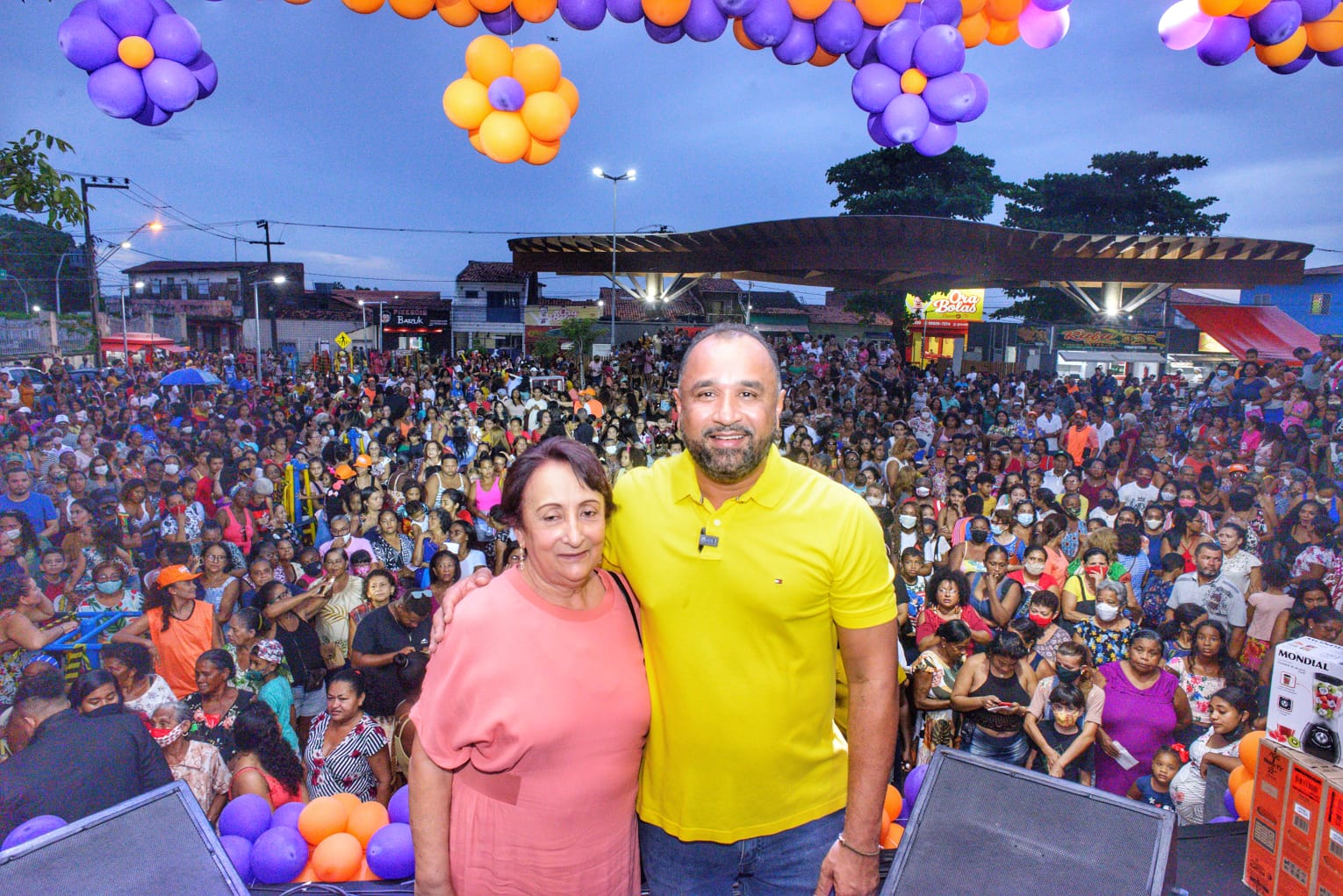 Deputado Roberto Costa realiza grande festa do dia das mães na Madre Deus, em São Luís