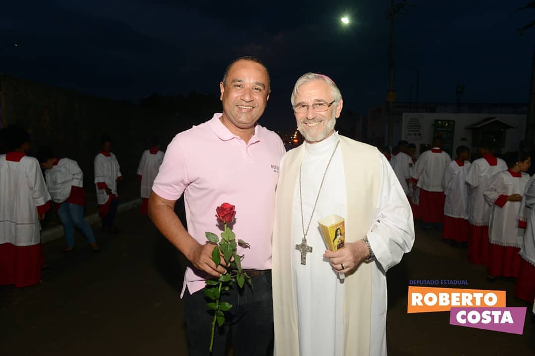 Deputado Roberto Costa participa de encerramento da Festa da Padroeira Santa Teresinha